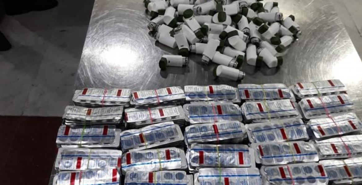  الكمارك ... تضبط ادوية بشرية بدون موافقات رسمية في مطار بغداد الدولي 