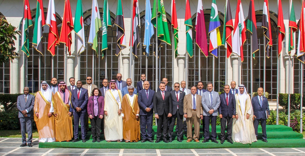 🔴  مدير عام الهيئة العامة للكمارك يشارك في الاجتماع الإقليمي ( ٤٤ ) في مقر جامعة الدول العربية في
