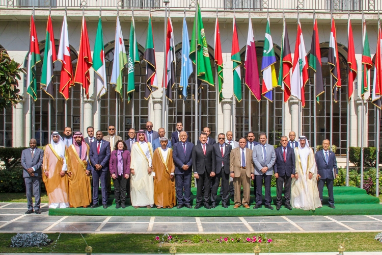 🔴  مدير عام الهيئة العامة للكمارك يشارك في الاجتماع الإقليمي ( ٤٤ ) في مقر جامعة الدول العربية في
